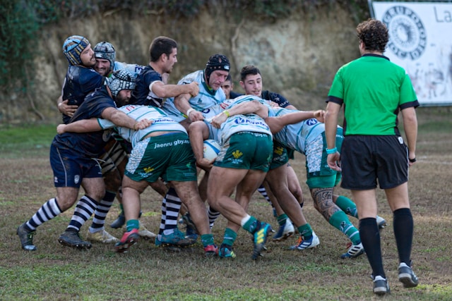 teams playing rugby